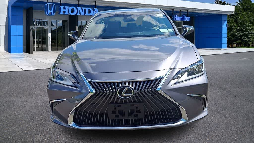 Thumbnail: 2019 Lexus ES - 3