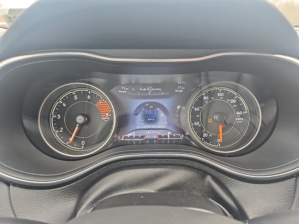 Thumbnail: 2019 Jeep Cherokee - 16