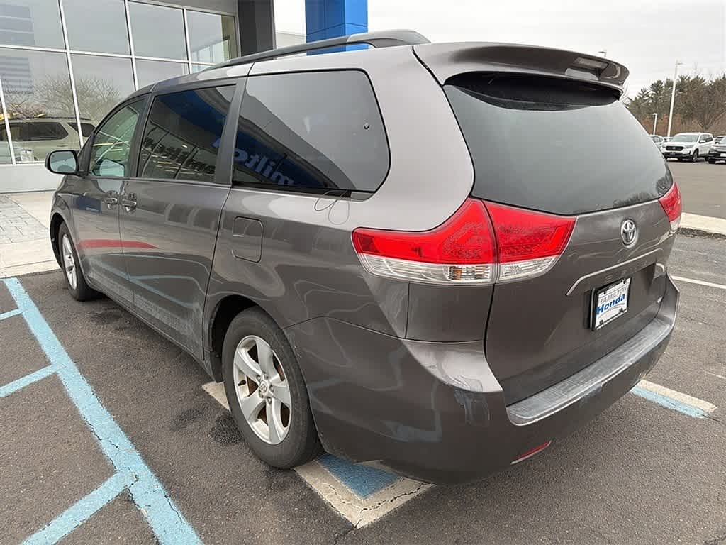 Thumbnail: 2011 Toyota Sienna - 6