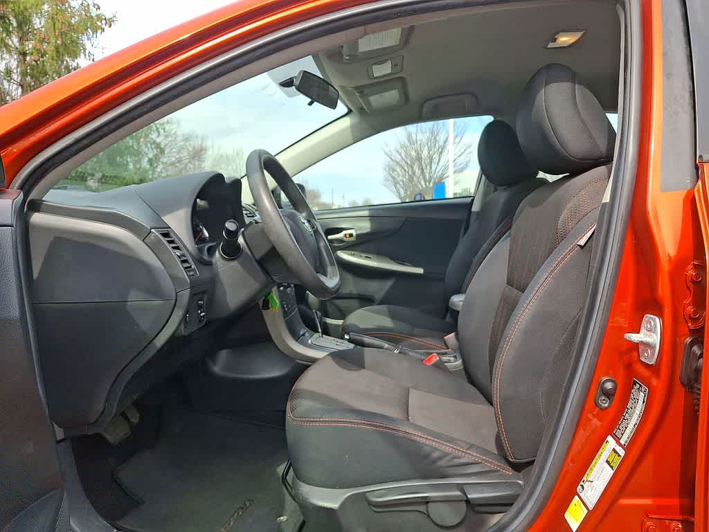 Thumbnail: 2013 Toyota Corolla - 11