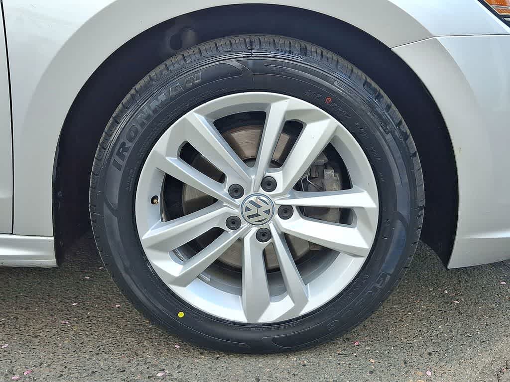 Thumbnail: 2020 Volkswagen Passat - 26