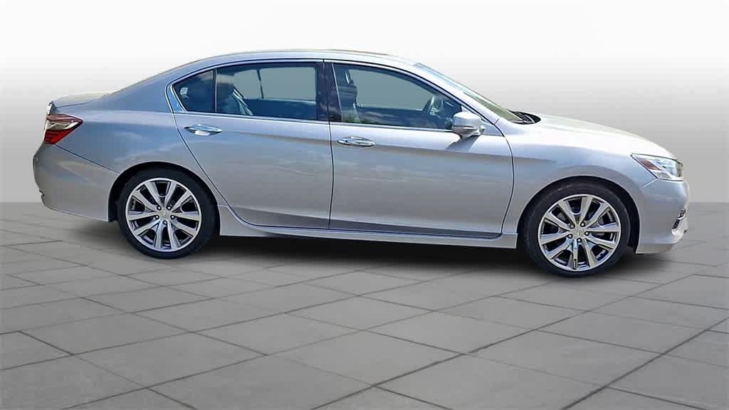 Thumbnail: 2017 Honda Accord - 9