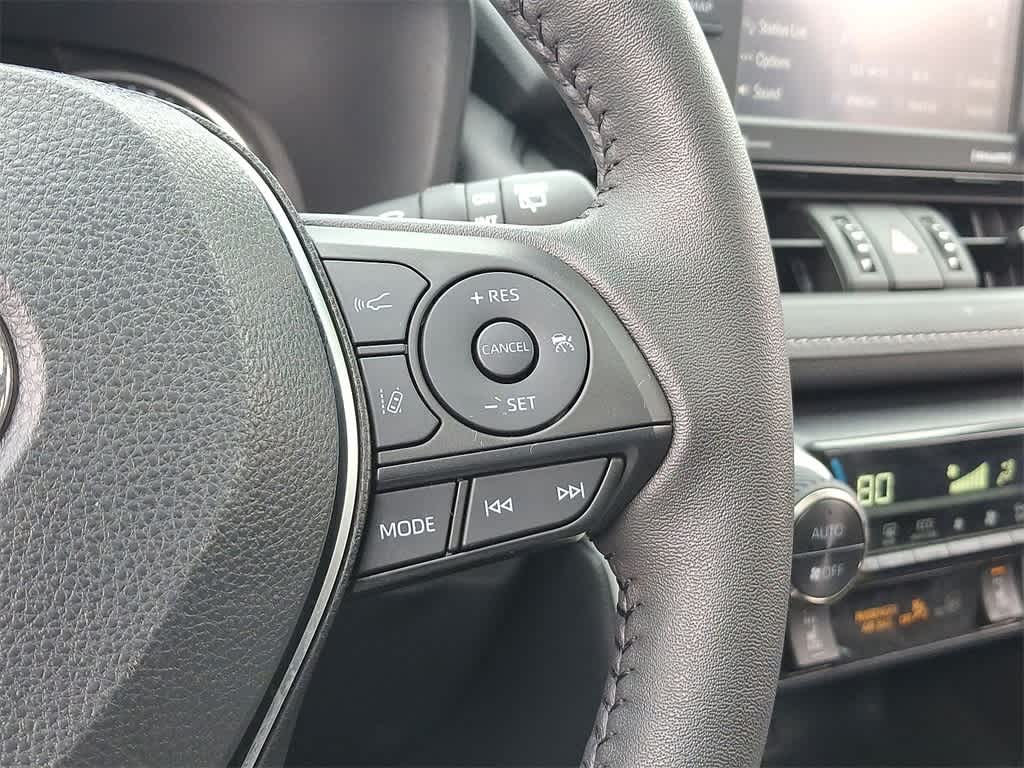 Thumbnail: 2022 Toyota RAV4 - 18