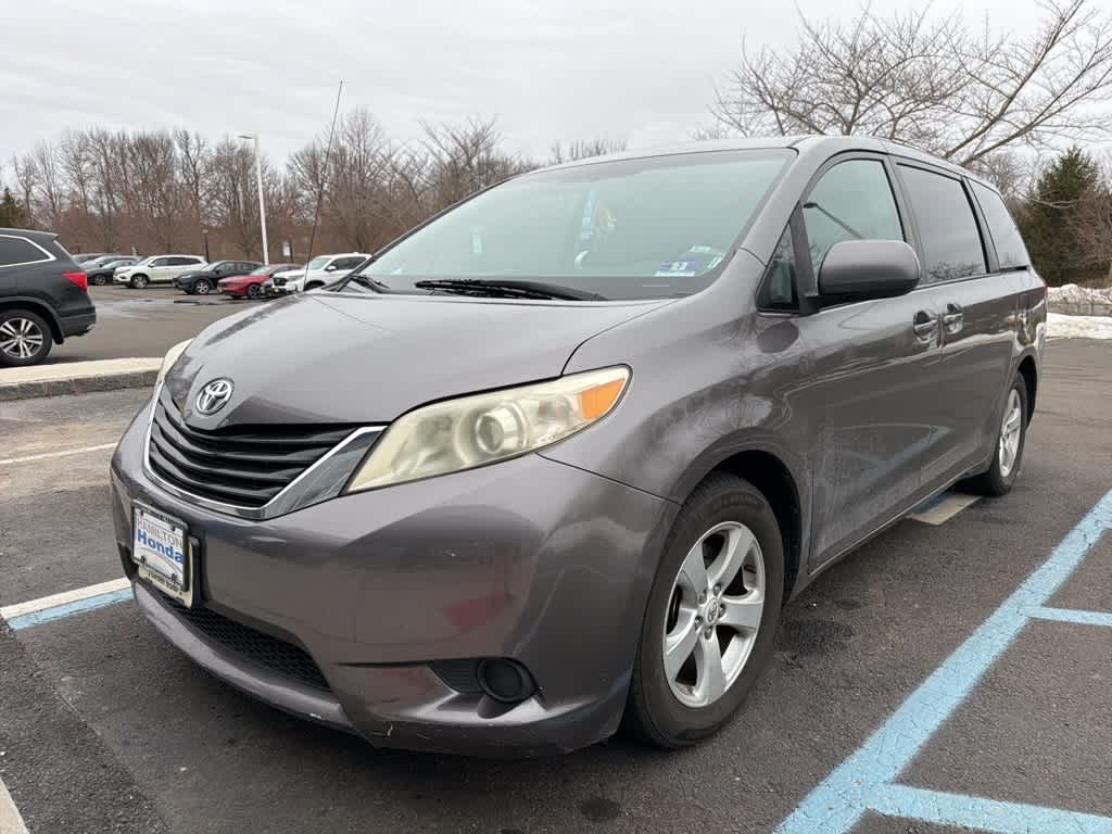 2011 Toyota Sienna LE -
                  Hamilton, NJ