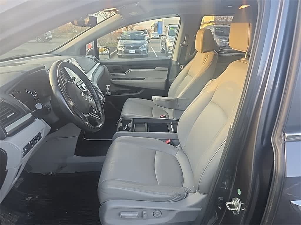 Thumbnail: 2018 Honda Odyssey - 15