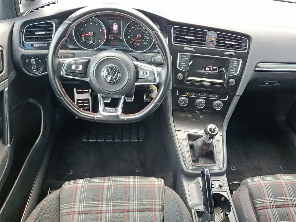 Thumbnail: 2015 Volkswagen Golf - 21