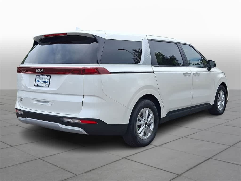 Thumbnail: 2023 Kia Carnival - 24