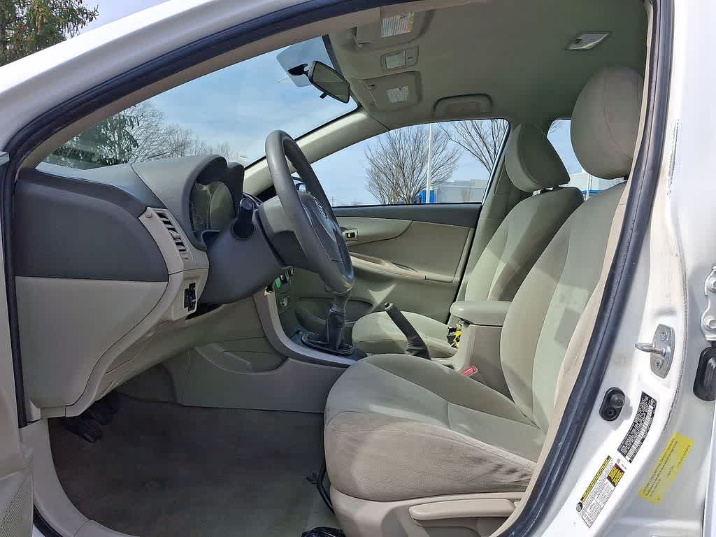 Thumbnail: 2010 Toyota Corolla - 11