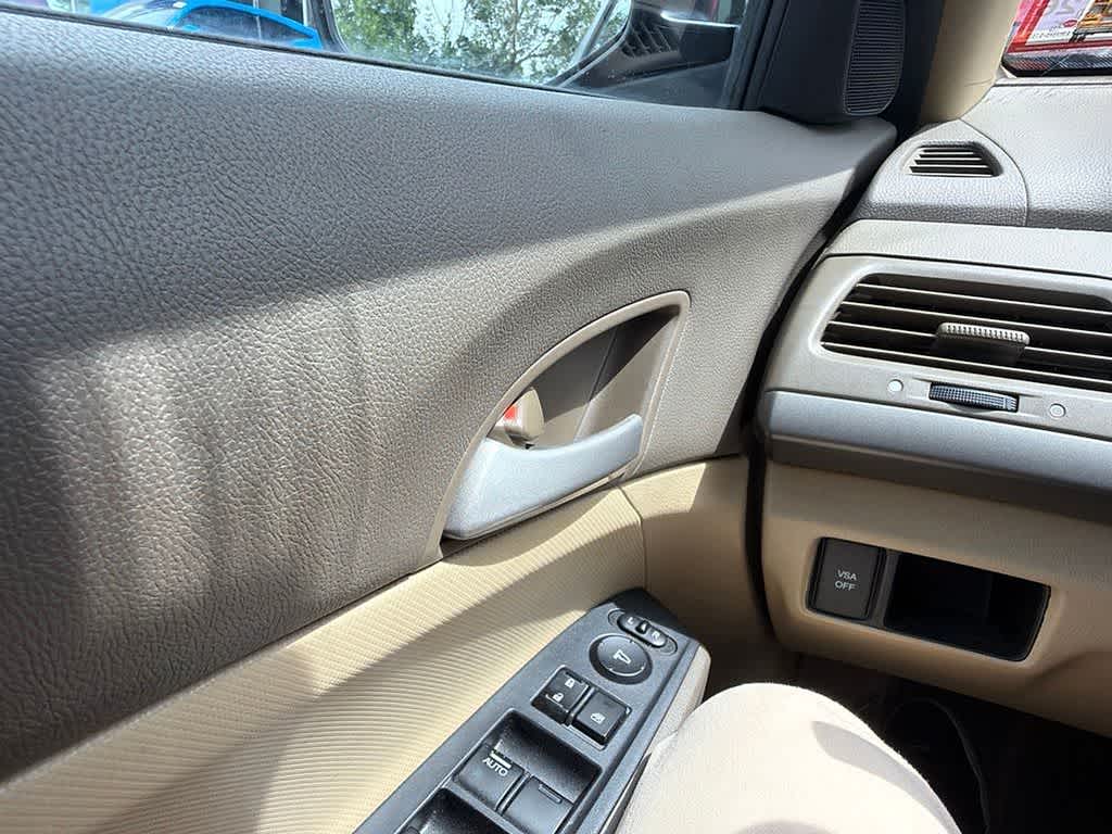 Thumbnail: 2010 Honda Accord - 21