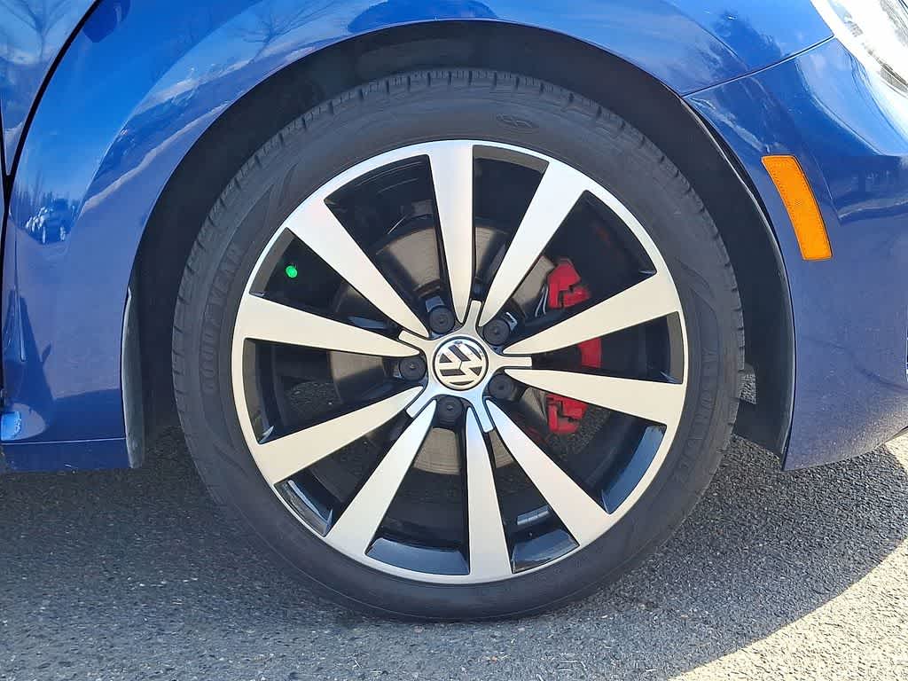 Thumbnail: 2014 Volkswagen Beetle - 26