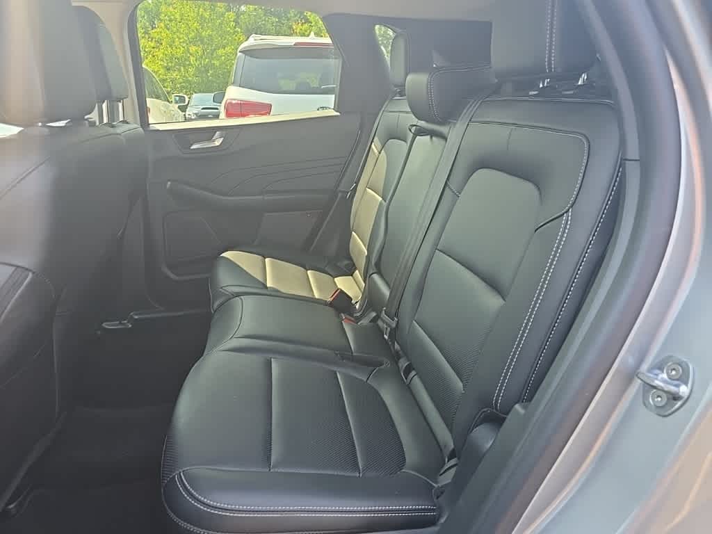 2021 Ford Escape Titanium Hybrid 13
