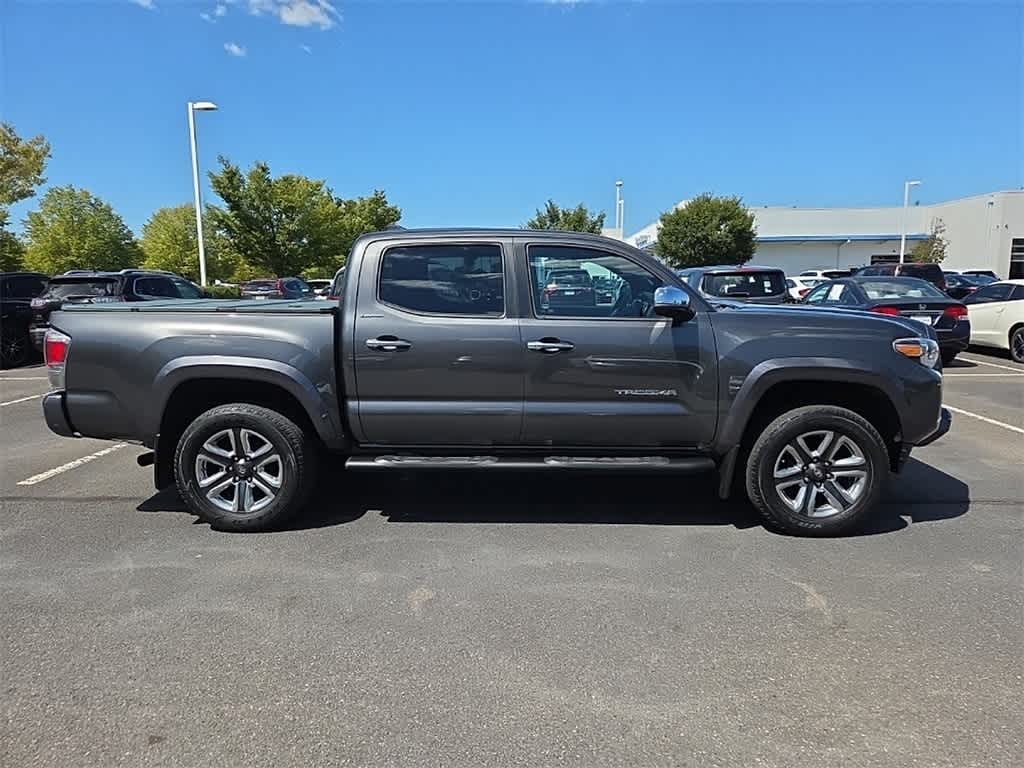 Thumbnail: 2019 Toyota Tacoma - 4