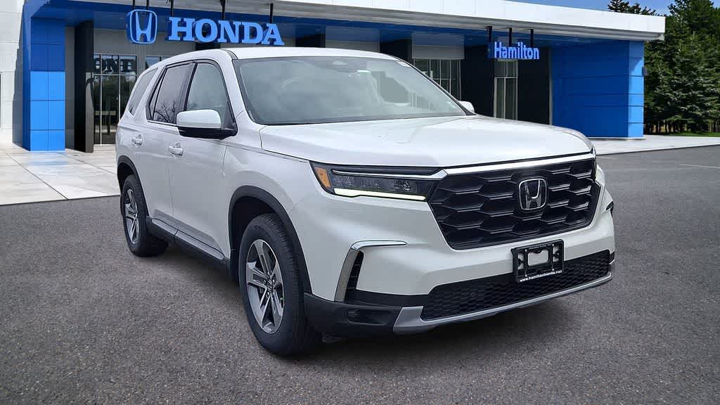 Thumbnail: 2023 Honda Pilot - 2