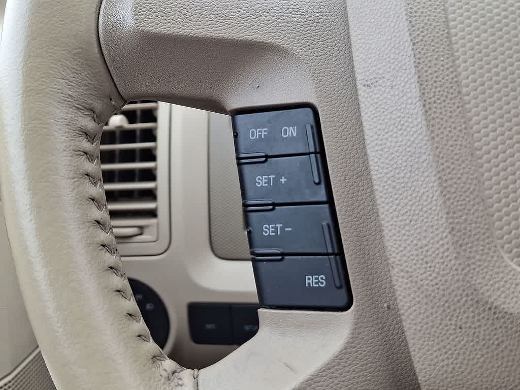 Thumbnail: 2010 Ford Escape - 17