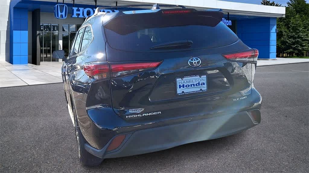 Thumbnail: 2021 Toyota Highlander - 7