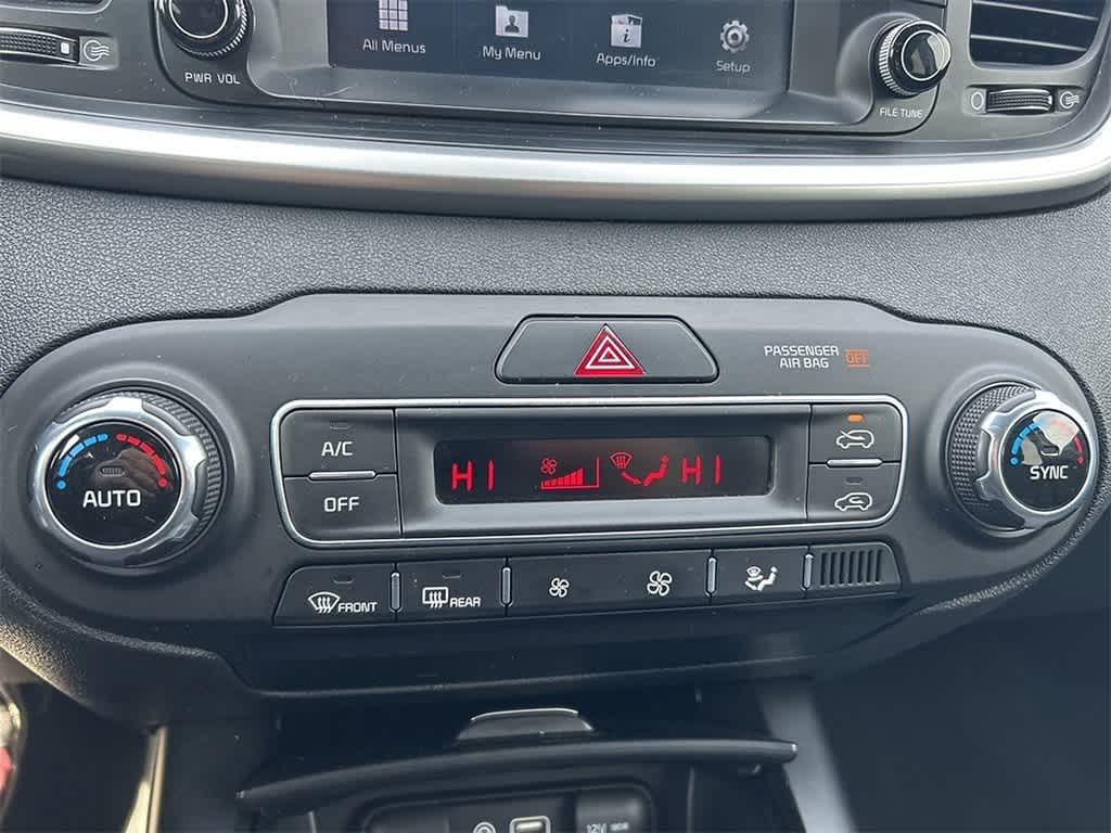 Thumbnail: 2019 Kia Sorento - 18