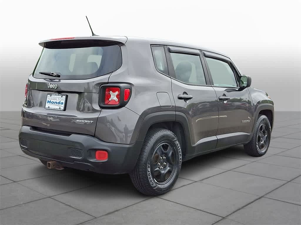 Thumbnail: 2016 Jeep Renegade - 24