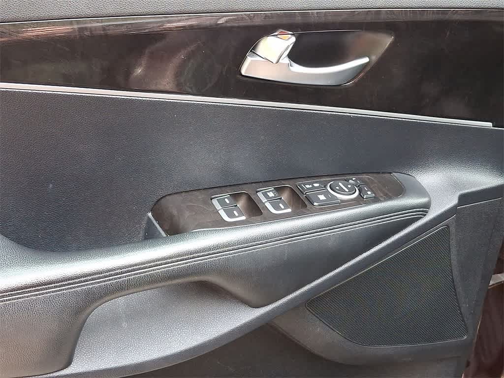 Thumbnail: 2016 Kia Sorento - 10