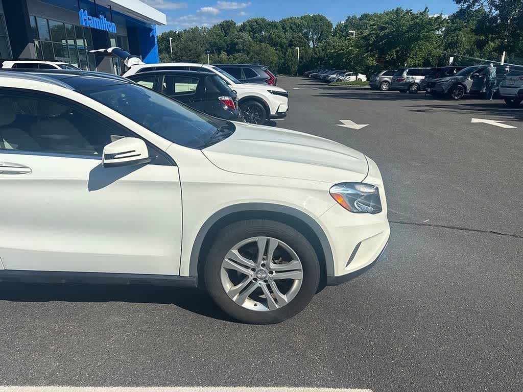 Thumbnail: 2016 Mercedes-Benz GLA - 9