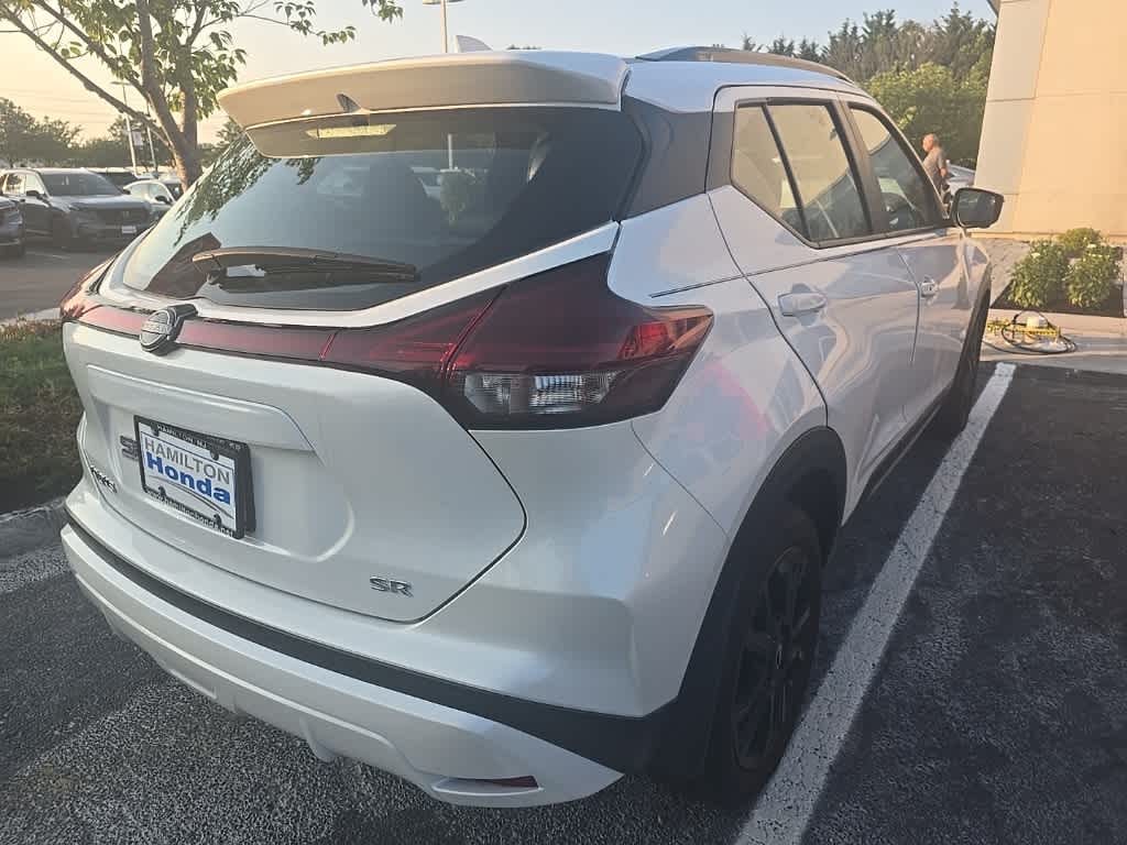 2024 Nissan Kicks SR 4