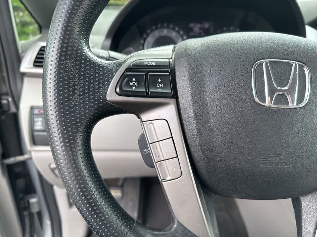 2016 Honda Odyssey SE 12