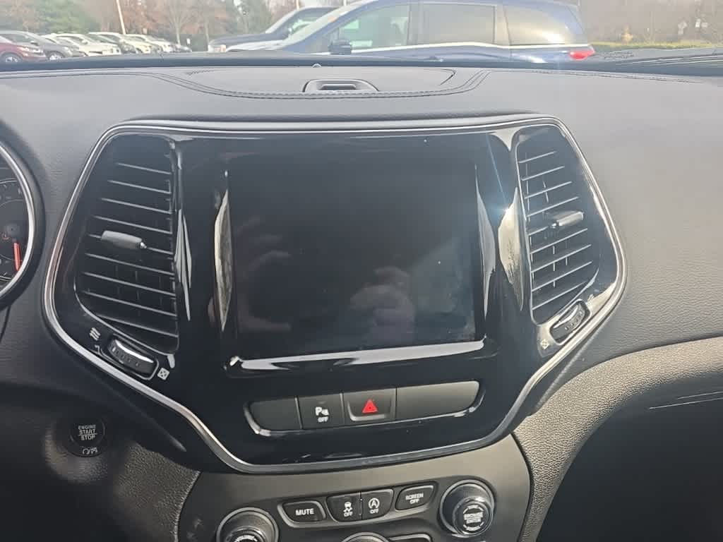 Thumbnail: 2019 Jeep Cherokee - 20