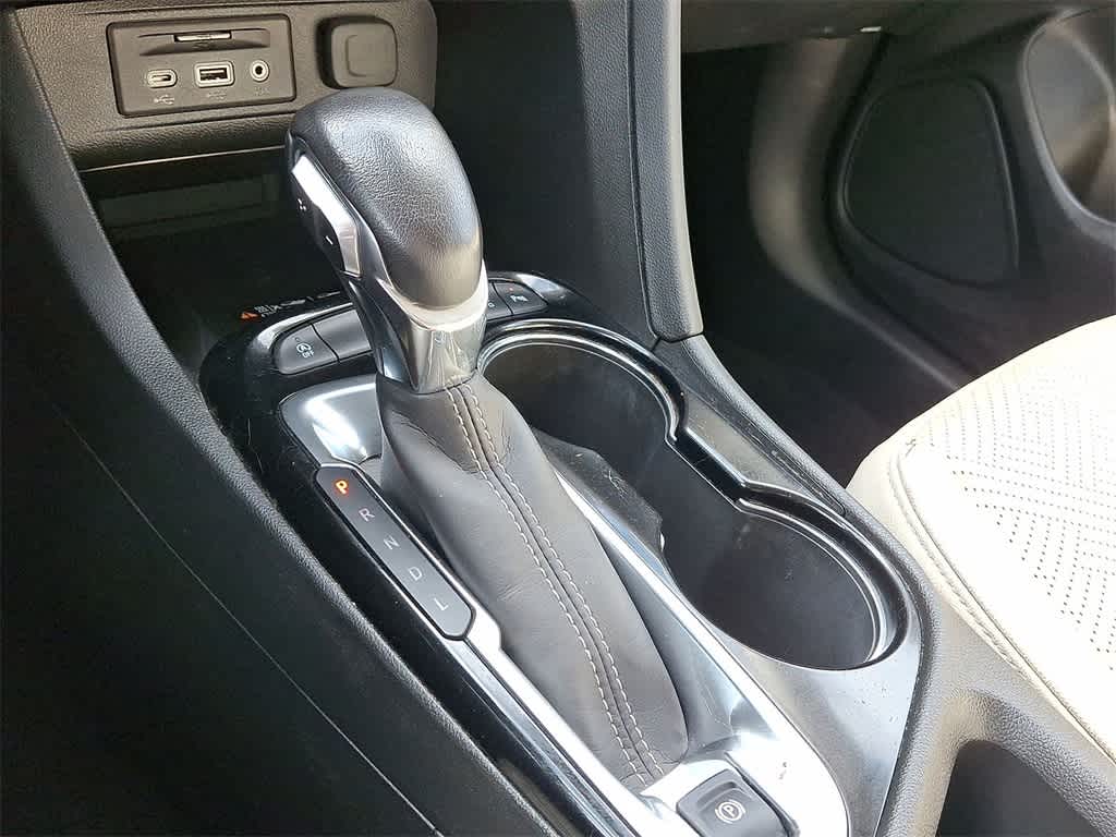 Thumbnail: 2022 Buick Encore GX - 12