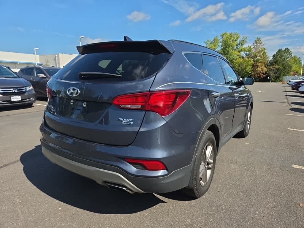 Thumbnail: 2017 Hyundai Santa Fe - 5