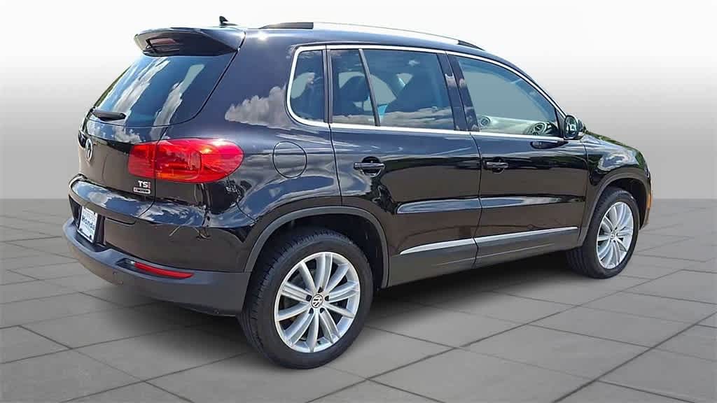 Thumbnail: 2016 Volkswagen Tiguan - 8