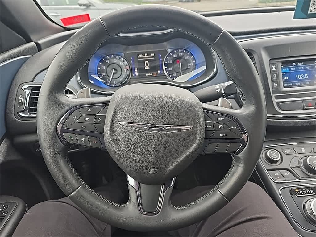 Thumbnail: 2016 Chrysler 200 - 10