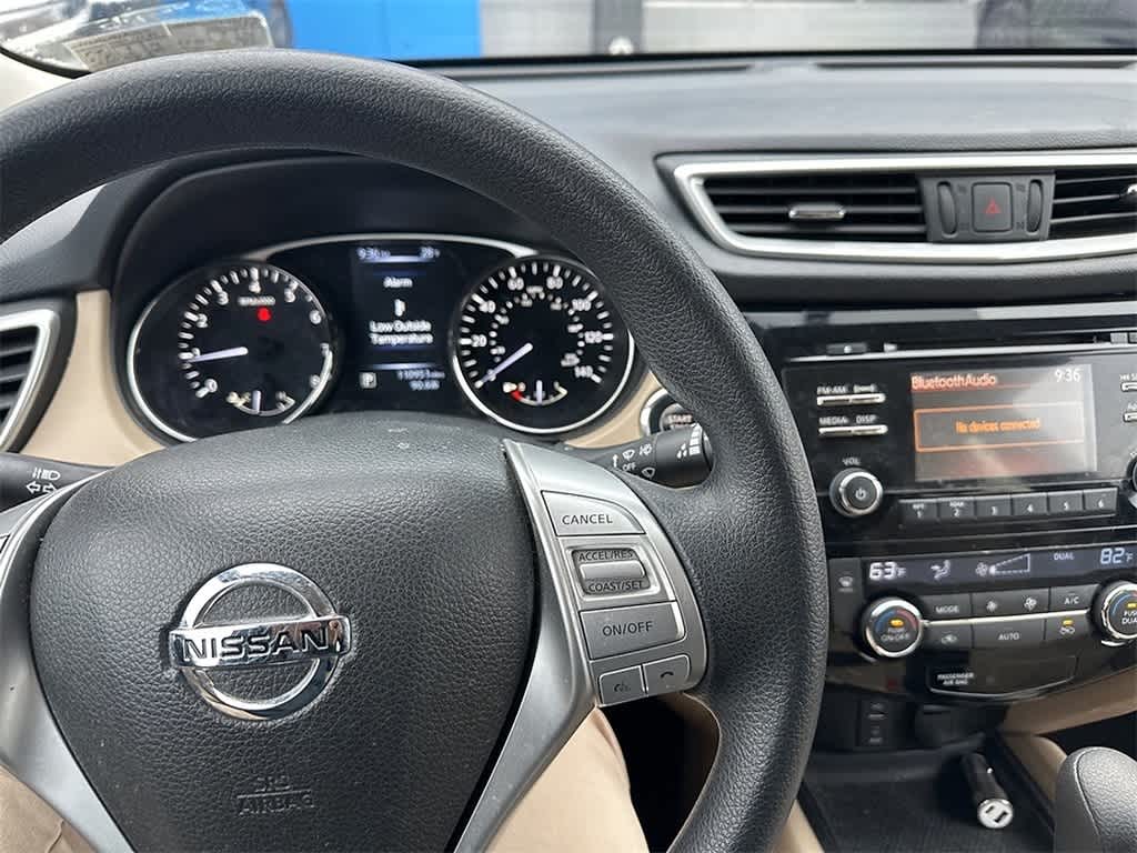 Thumbnail: 2016 Nissan Rogue - 10