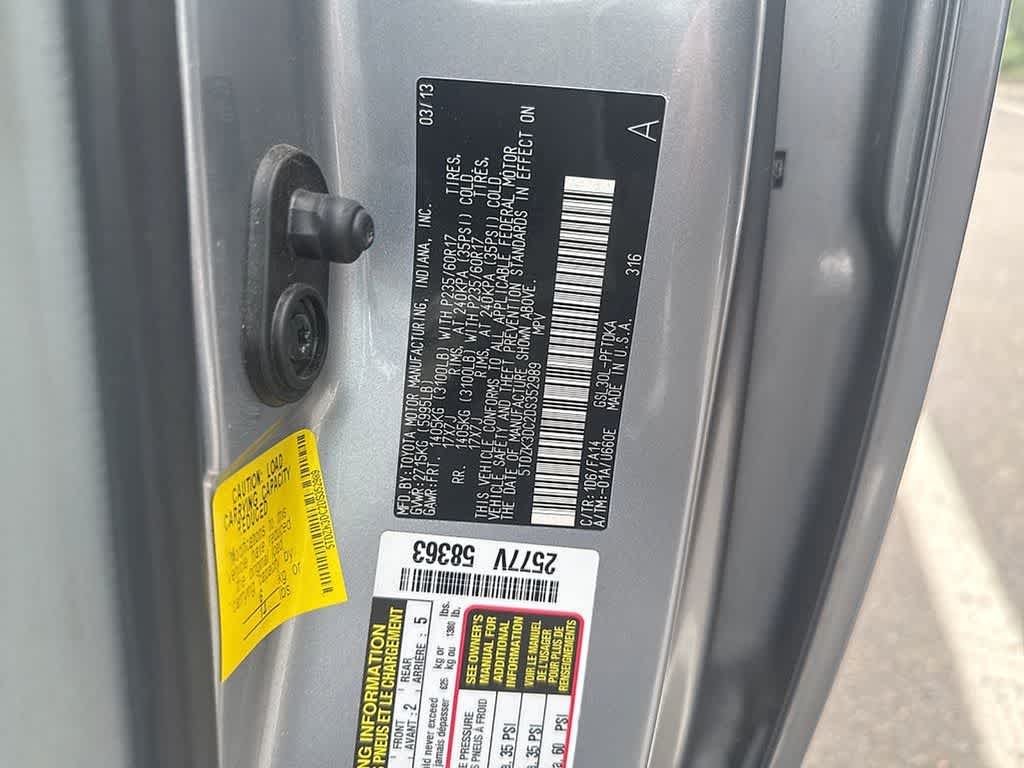 Thumbnail: 2013 Toyota Sienna - 9