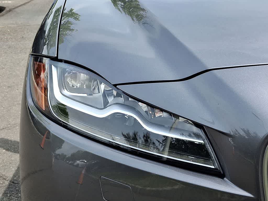Thumbnail: 2019 Jaguar F-Pace - 27