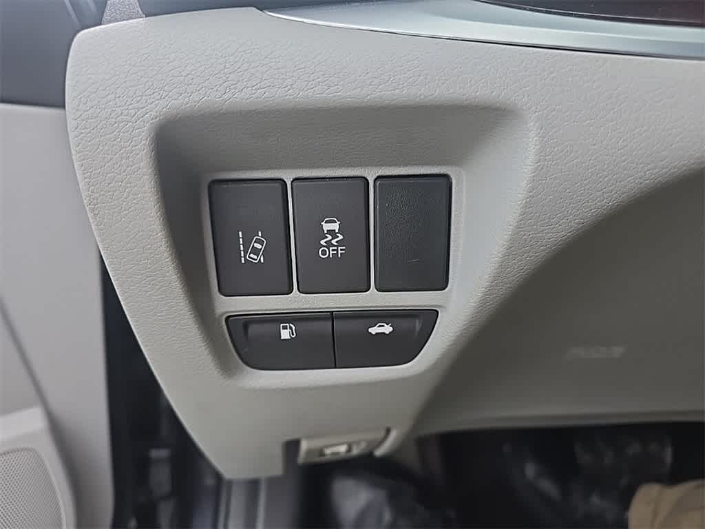 Thumbnail: 2015 Acura TLX - 17