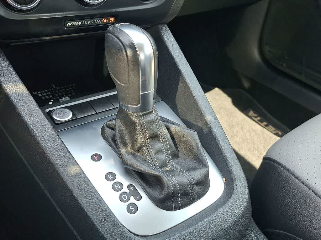 Thumbnail: 2014 Volkswagen Jetta - 12