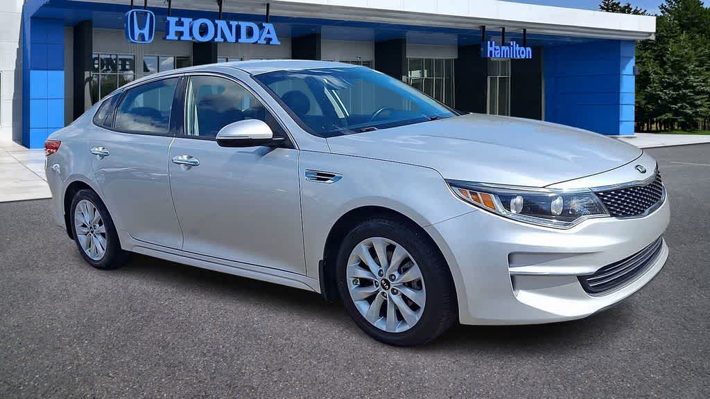 Thumbnail: 2016 Kia Optima - 2