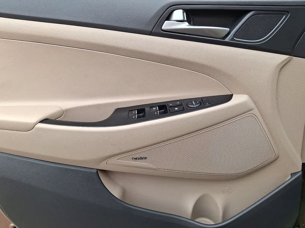 Thumbnail: 2017 Hyundai Tucson - 10