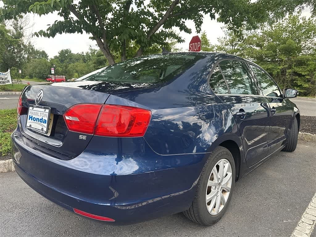 Thumbnail: 2014 Volkswagen Jetta - 4