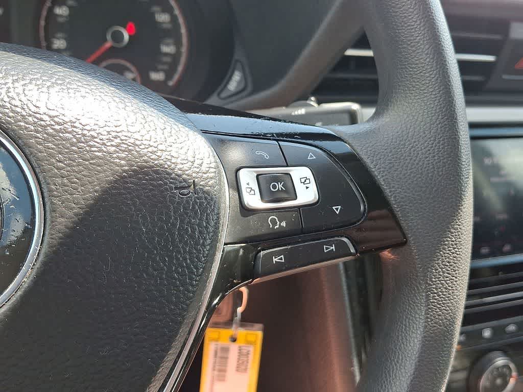 Thumbnail: 2020 Volkswagen Passat - 18