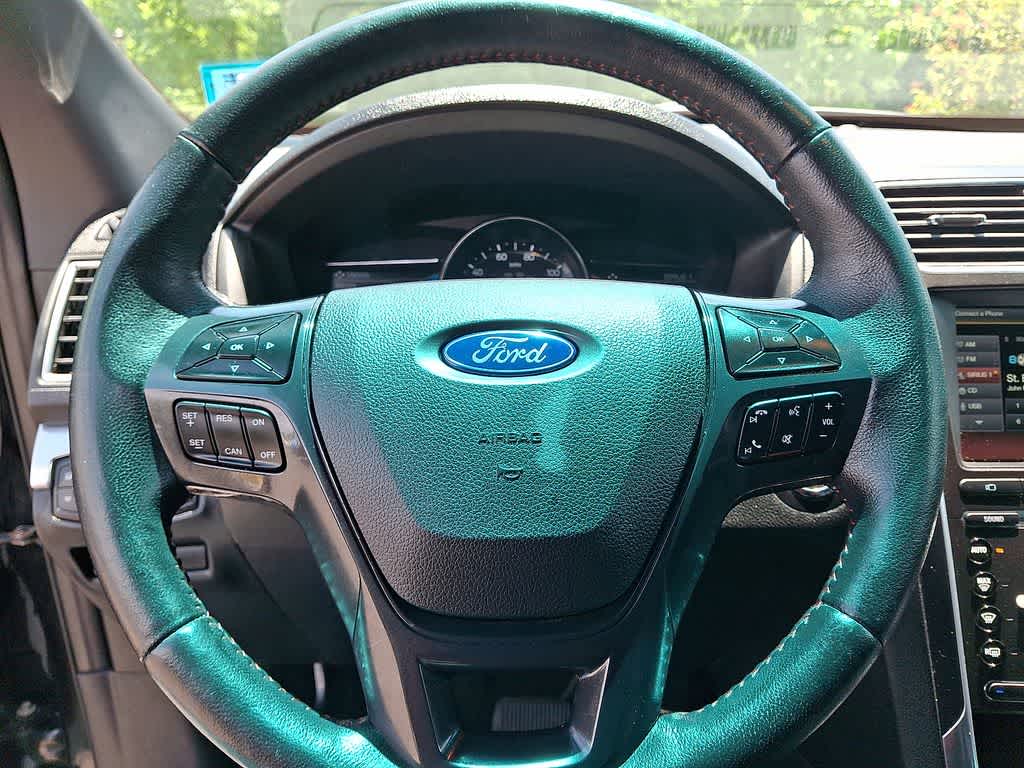 Thumbnail: 2016 Ford Explorer - 8