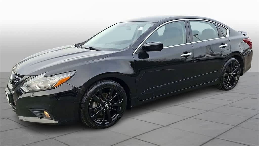 Thumbnail: 2018 Nissan Altima - 4