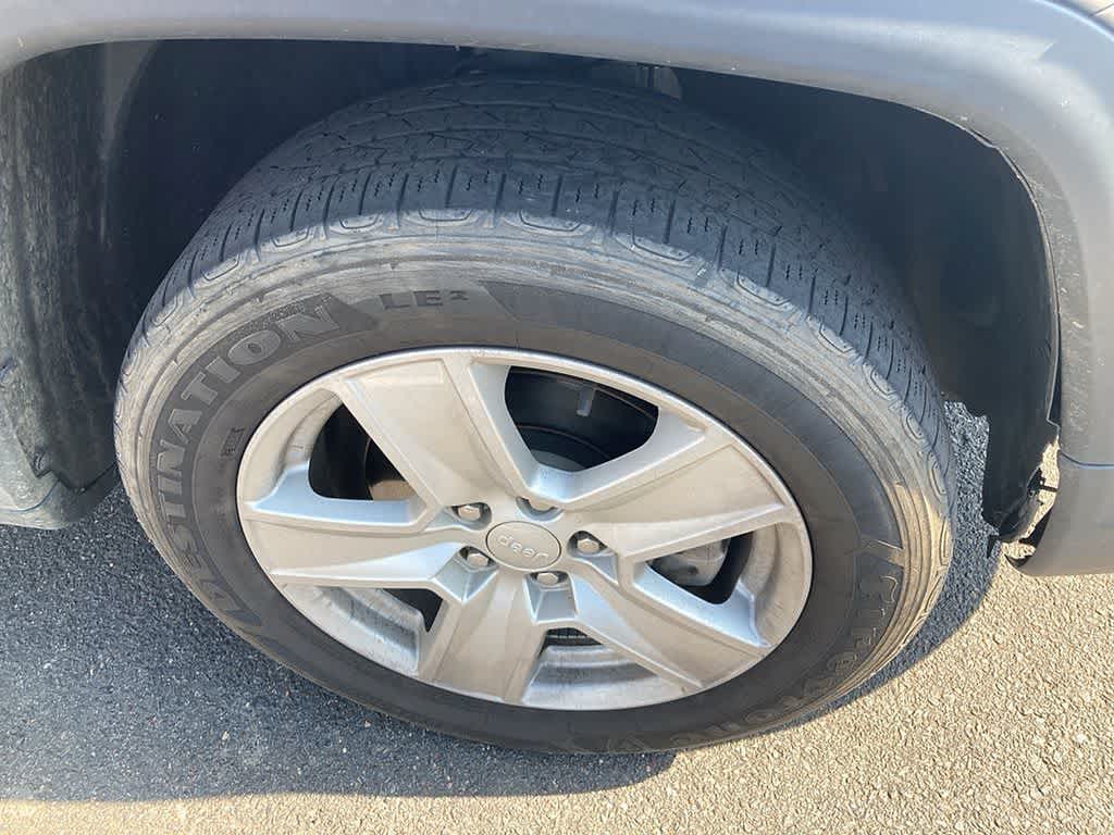 Thumbnail: 2022 Jeep Compass - 13