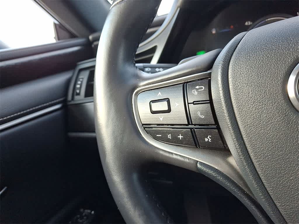 Thumbnail: 2023 Lexus ES - 17