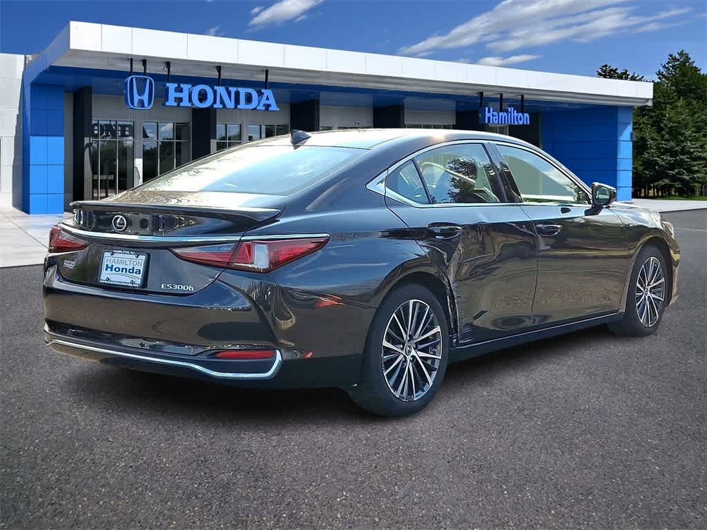 Thumbnail: 2023 Lexus ES - 24