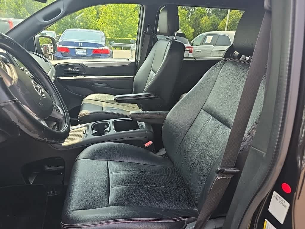 Thumbnail: 2019 Dodge Grand Caravan - 10