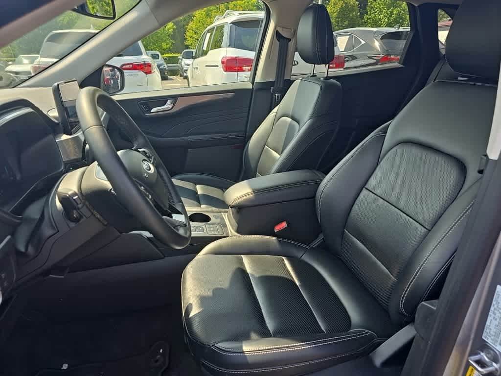 2021 Ford Escape Titanium Hybrid 14