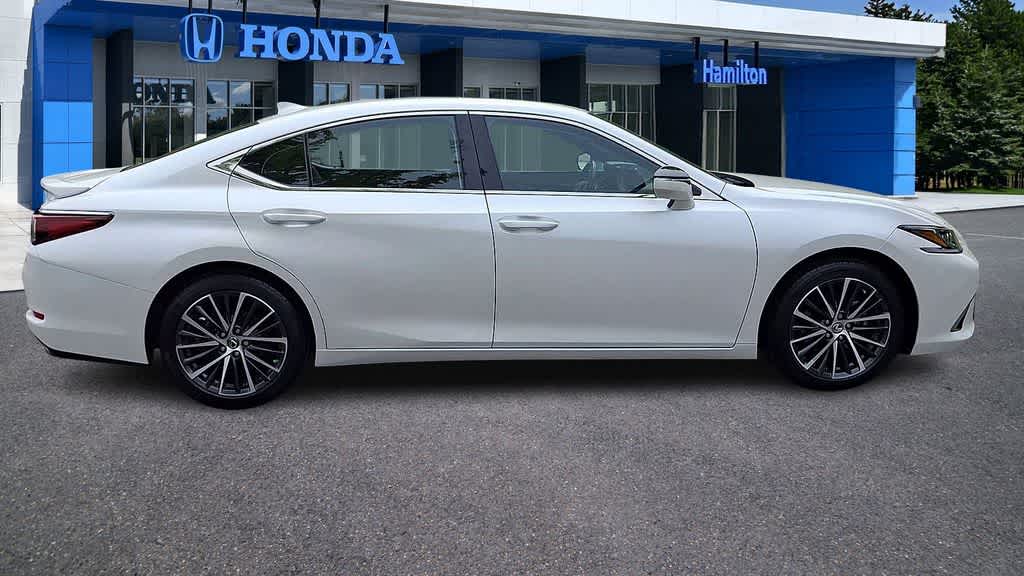 Thumbnail: 2023 Lexus ES - 9