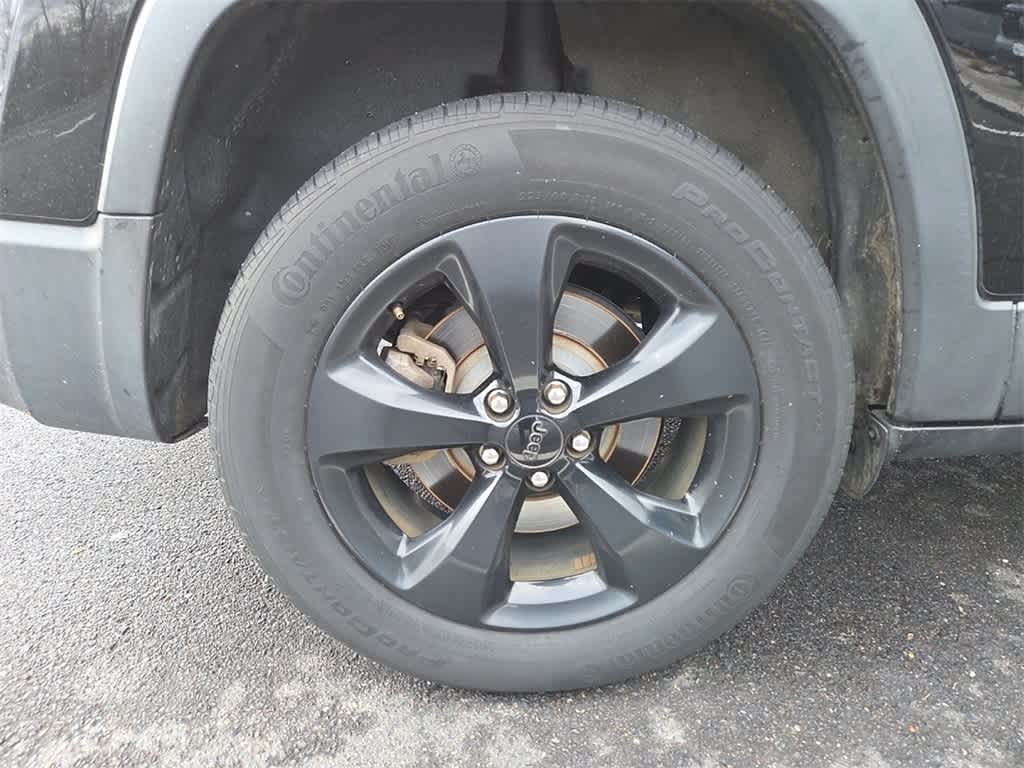 Thumbnail: 2019 Jeep Cherokee - 12