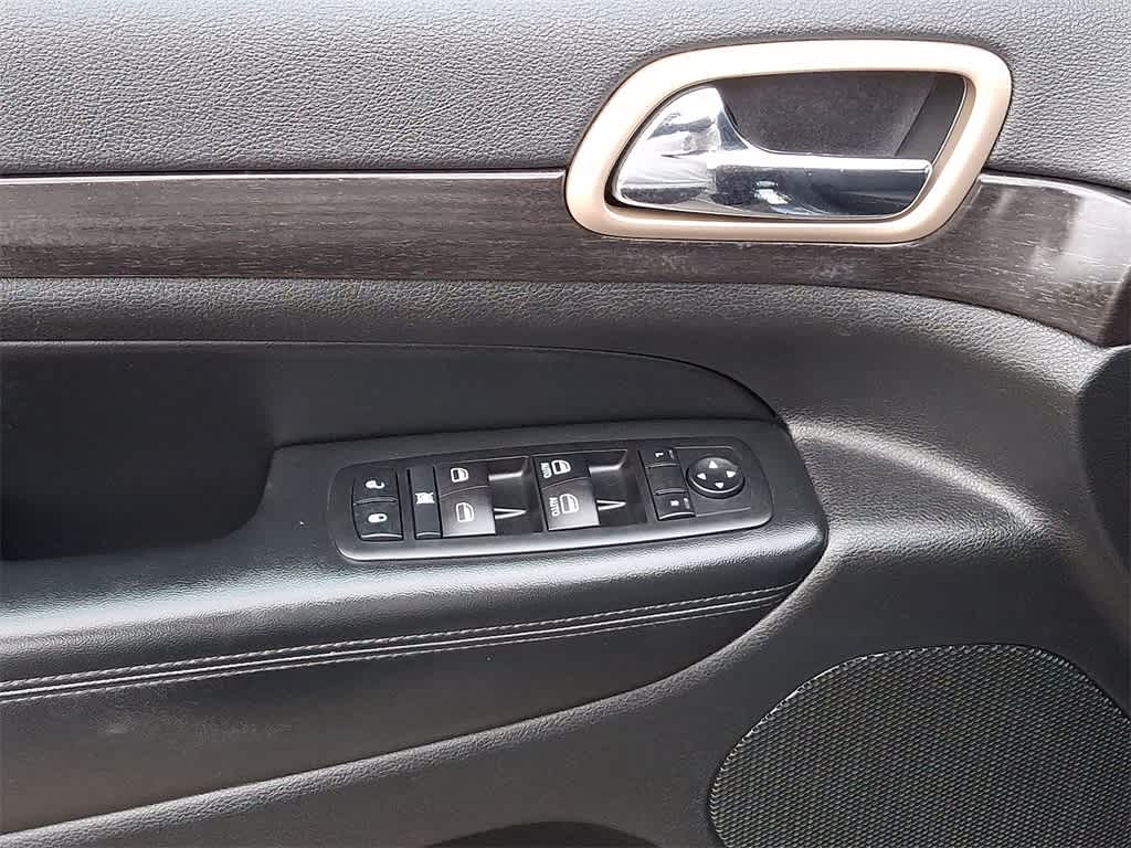 Thumbnail: 2015 Jeep Grand Cherokee - 10