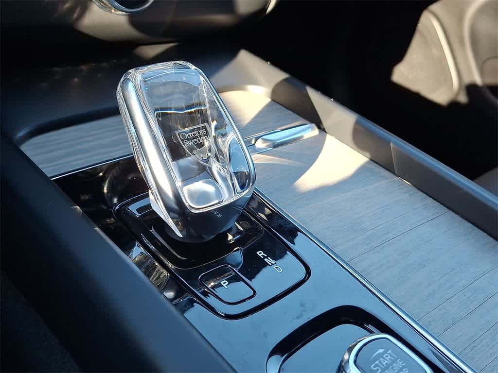 Thumbnail: 2022 Volvo XC60 - 12